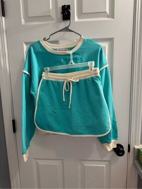 Zenana Outfitters Teal and Cream Athletic Skort